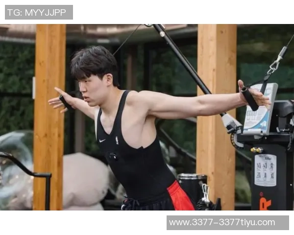 开拓者媒体人杨瀚森亲历亚当斯力量展现感受最强壮之人魅力